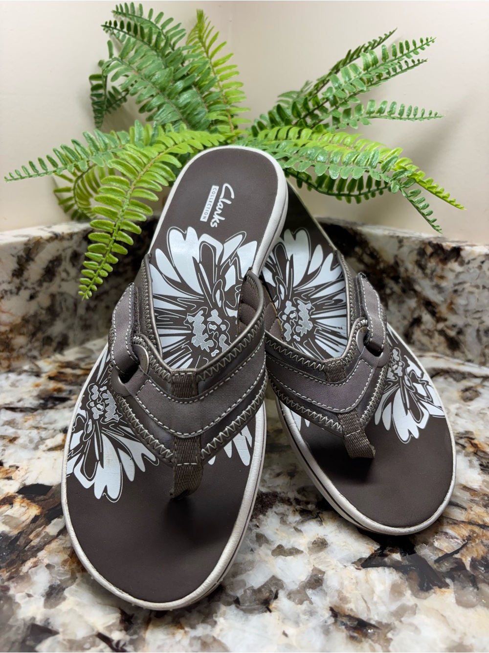 Clarks Women’s Brown and White Floral Thong Sandals